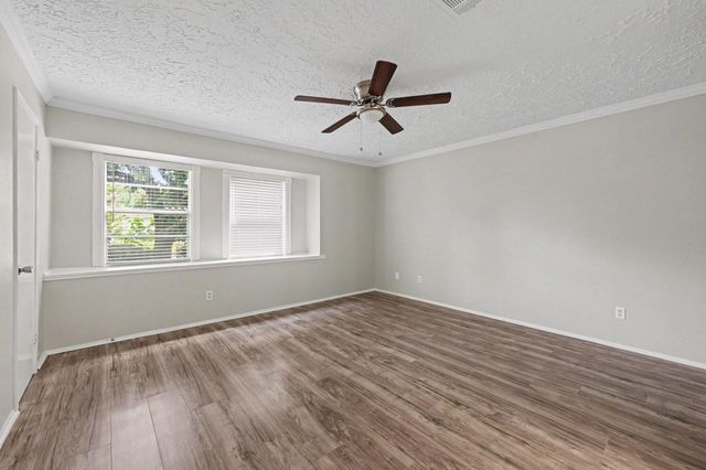 12219 Meadowhollow Drive, Meadows Place, TX 77477