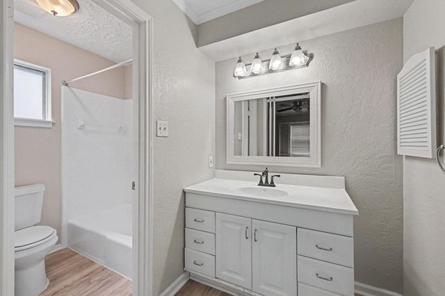 12219 Meadowhollow Drive, Meadows Place, TX 77477