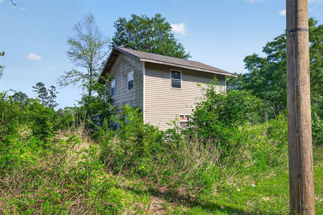 5616 Tall Pine Rd, Navasota, TX 77868