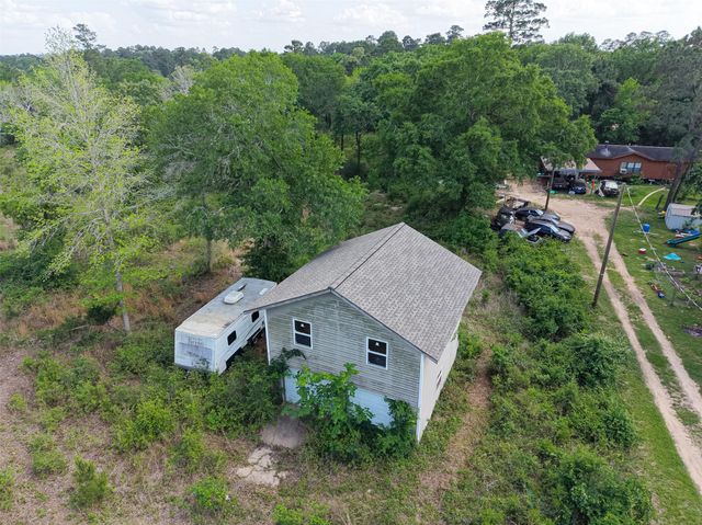 5616 Tall Pine Rd, Navasota, TX 77868