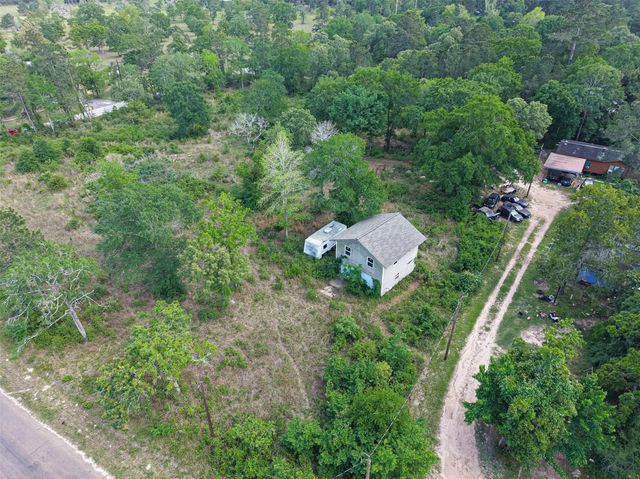5616 Tall Pine Rd, Navasota, TX 77868