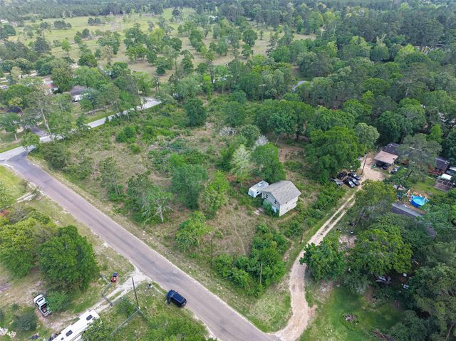 5616 Tall Pine Rd, Navasota, TX 77868