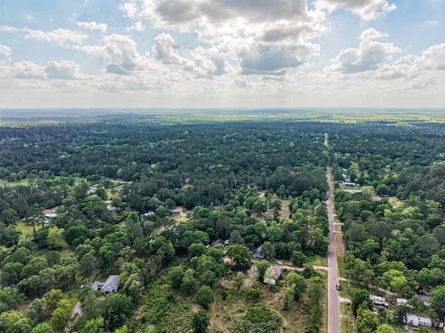 5616 Tall Pine Rd, Navasota, TX 77868
