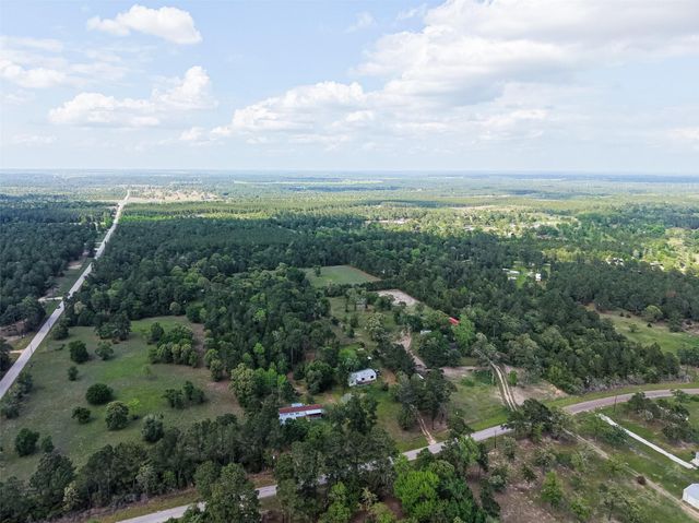 5616 Tall Pine Rd, Navasota, TX 77868