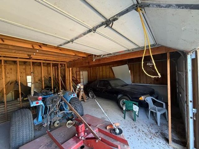 5616 Tall Pine Rd, Navasota, TX 77868