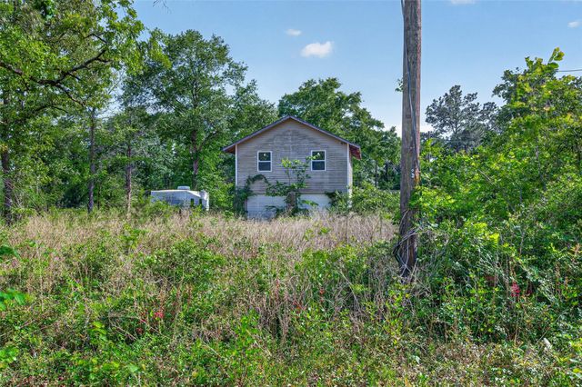 5616 Tall Pine Rd, Navasota, TX 77868