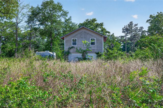 5616 Tall Pine Rd, Navasota, TX 77868