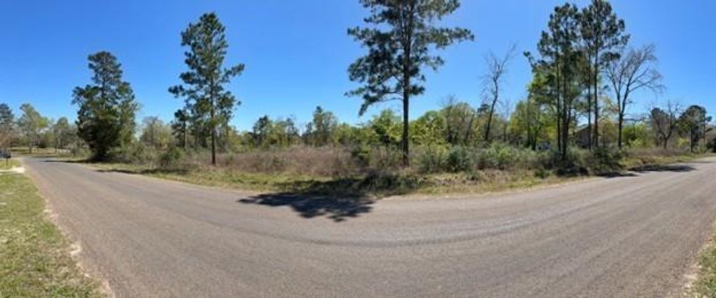 5616 Tall Pine Rd, Navasota, TX 77868