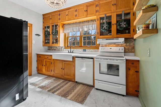 702 MIRA AVENUE, Crivitz, WI 54114