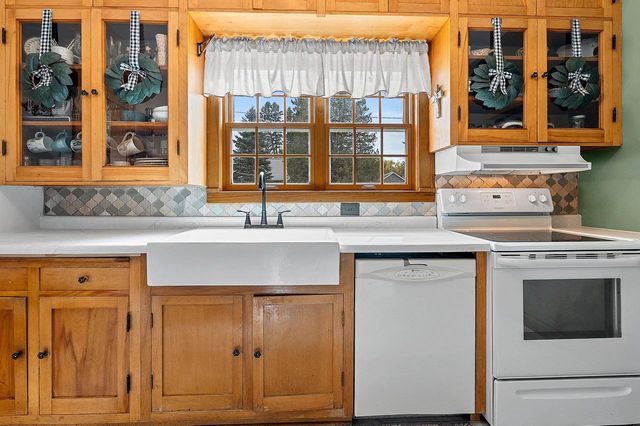 702 MIRA AVENUE, Crivitz, WI 54114