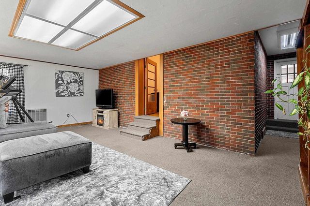 702 MIRA AVENUE, Crivitz, WI 54114