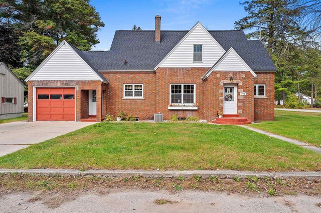 702 MIRA AVENUE, Crivitz, WI 54114