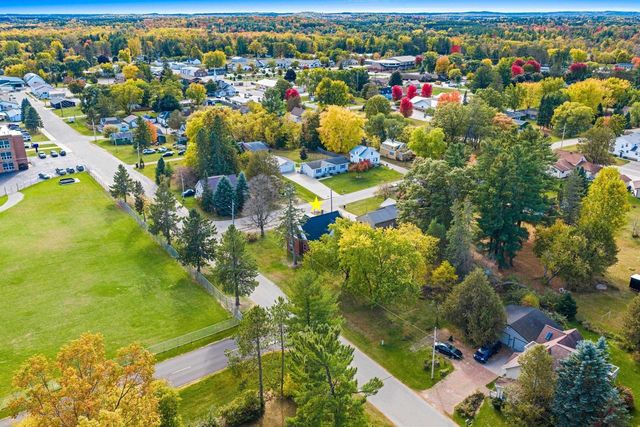 702 MIRA AVENUE, Crivitz, WI 54114