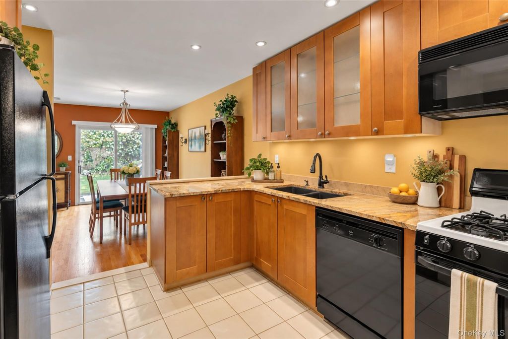 14 Kristin Lane, Hauppauge, NY 11788 — photo 4