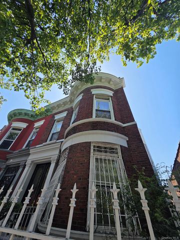 861 Manida Street, Bronx, NY 10474