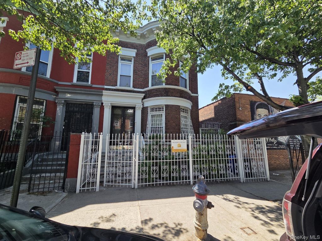 861 Manida Street, Bronx, NY 10474