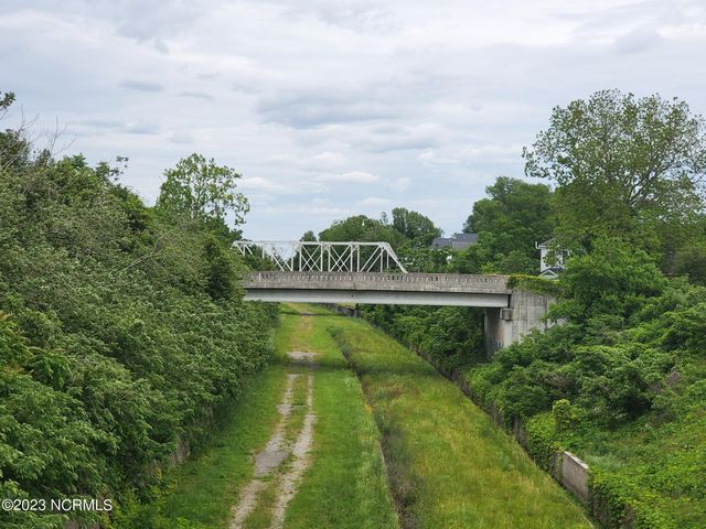 808 N 5th Avenue, Wilmington, NC 28401