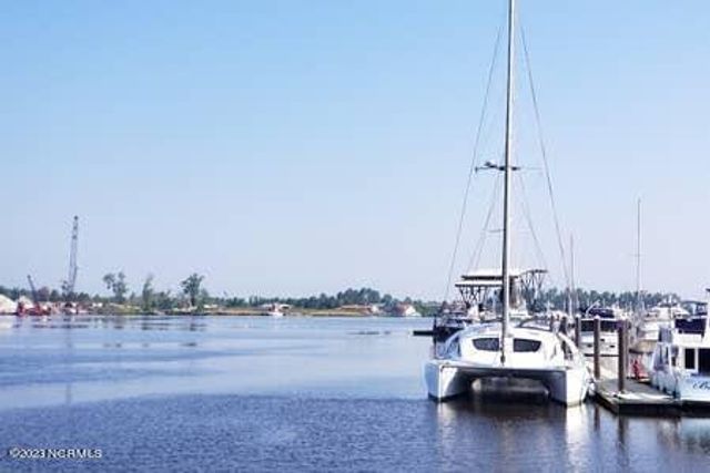 808 N 5th Avenue, Wilmington, NC 28401