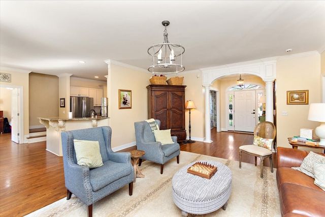 2260 Westwood Dr, Murfreesboro, TN 37130