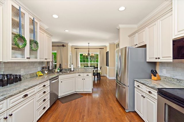 2260 Westwood Dr, Murfreesboro, TN 37130