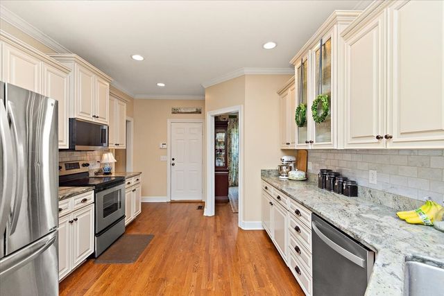 2260 Westwood Dr, Murfreesboro, TN 37130