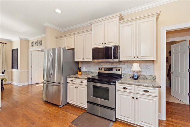 2260 Westwood Dr, Murfreesboro, TN 37130