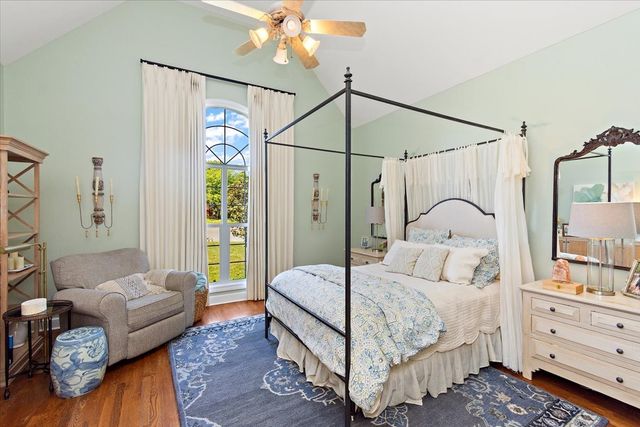 2260 Westwood Dr, Murfreesboro, TN 37130