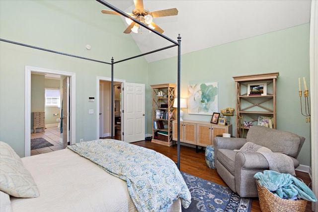 2260 Westwood Dr, Murfreesboro, TN 37130