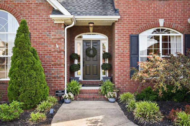 2260 Westwood Dr, Murfreesboro, TN 37130