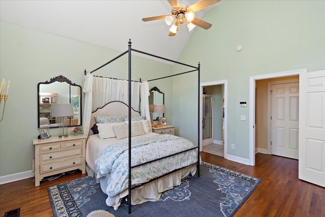 2260 Westwood Dr, Murfreesboro, TN 37130