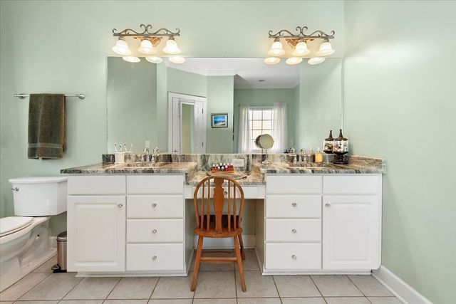 2260 Westwood Dr, Murfreesboro, TN 37130