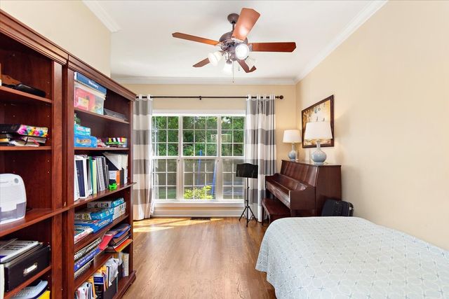 2260 Westwood Dr, Murfreesboro, TN 37130