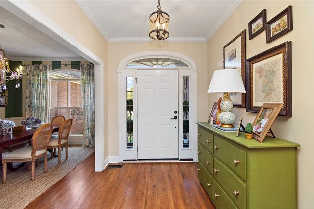 2260 Westwood Dr, Murfreesboro, TN 37130