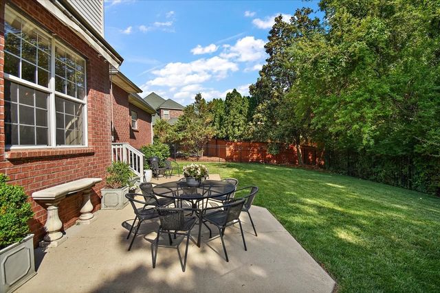 2260 Westwood Dr, Murfreesboro, TN 37130