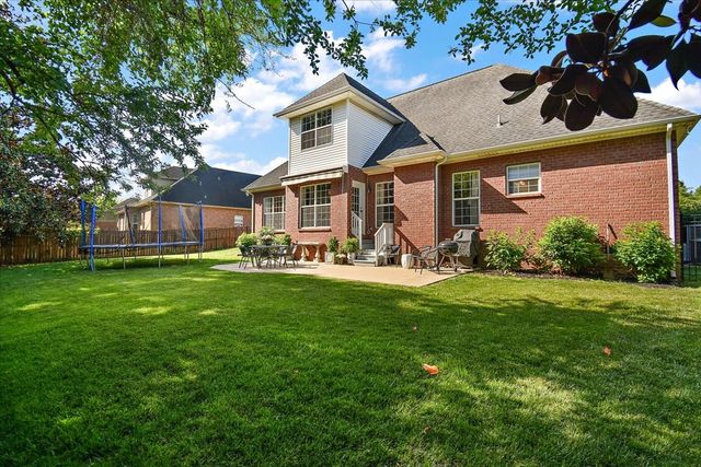 2260 Westwood Dr, Murfreesboro, TN 37130