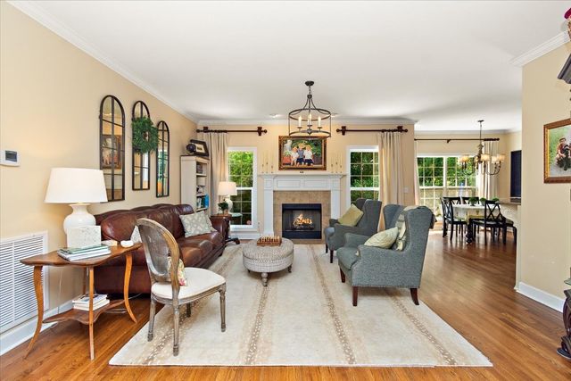 2260 Westwood Dr, Murfreesboro, TN 37130