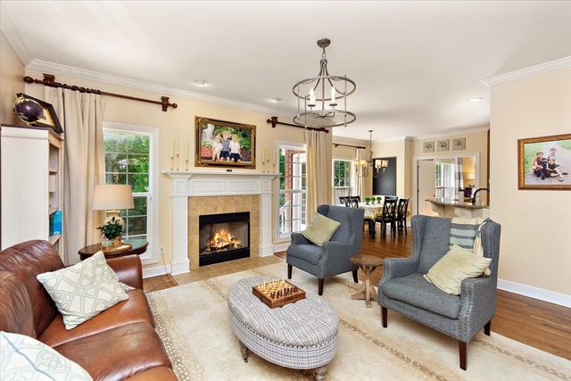 2260 Westwood Dr, Murfreesboro, TN 37130