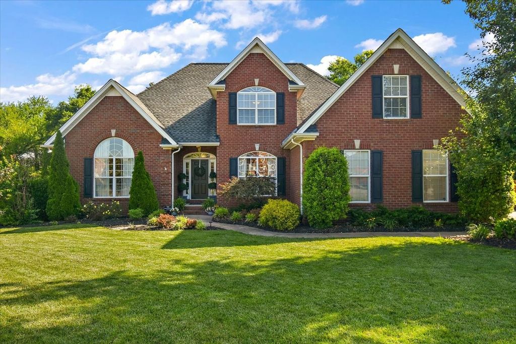 2260 Westwood Dr, Murfreesboro, TN 37130