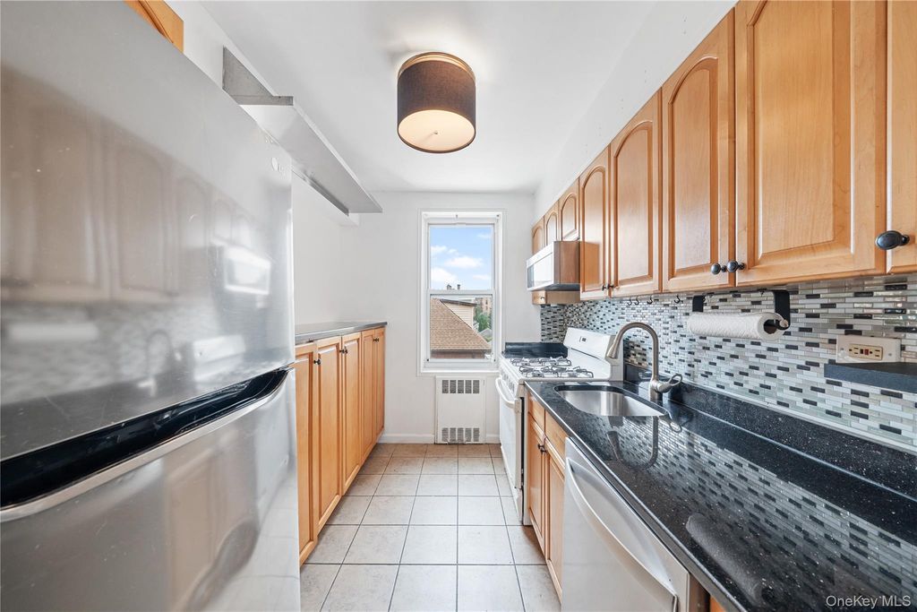 88-10 35th Avenue 3F, Jackson Heights, NY 11372 — photo 4