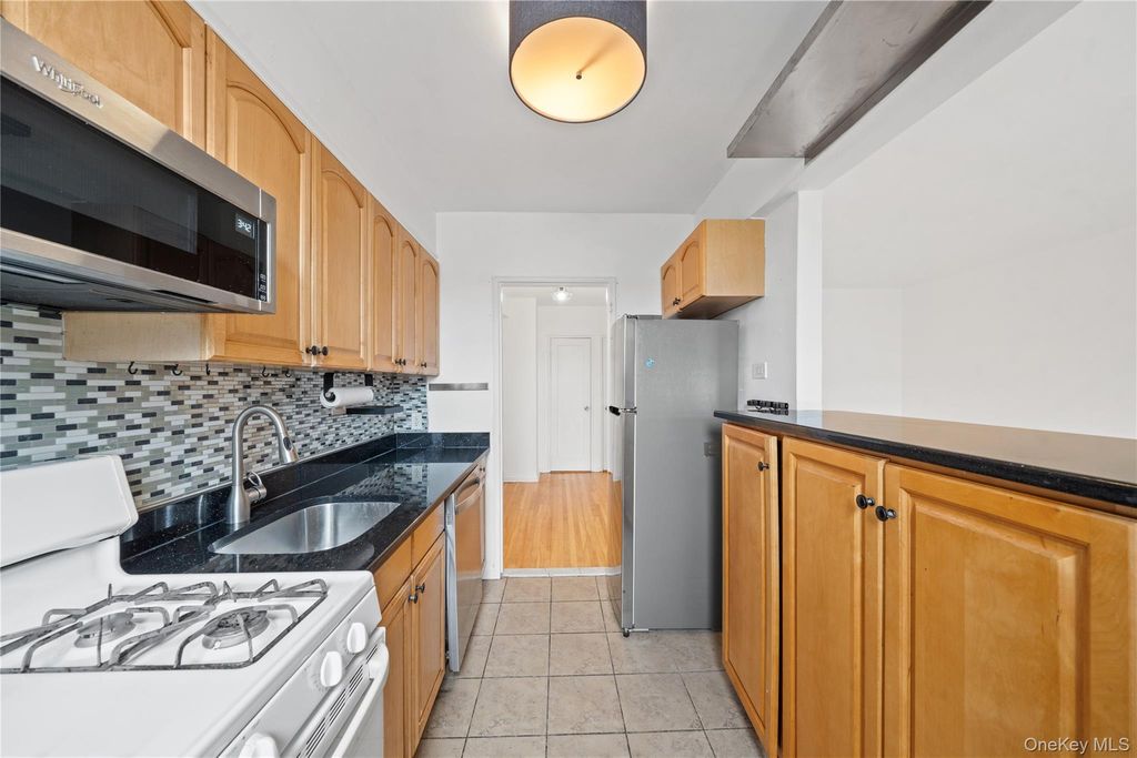 88-10 35th Avenue 3F, Jackson Heights, NY 11372 — photo 5
