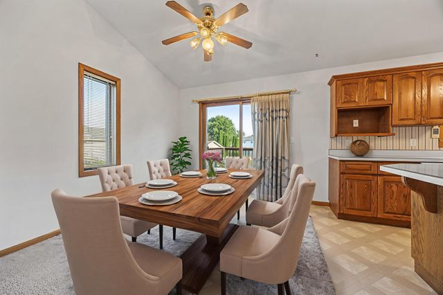 612 Fairway Drive, Casselton, ND 58012