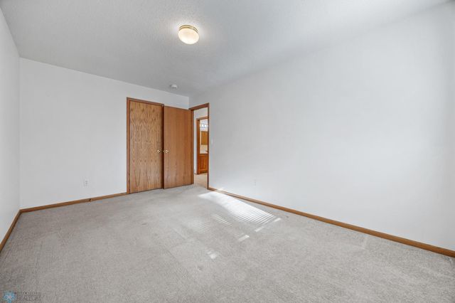 612 Fairway Drive, Casselton, ND 58012