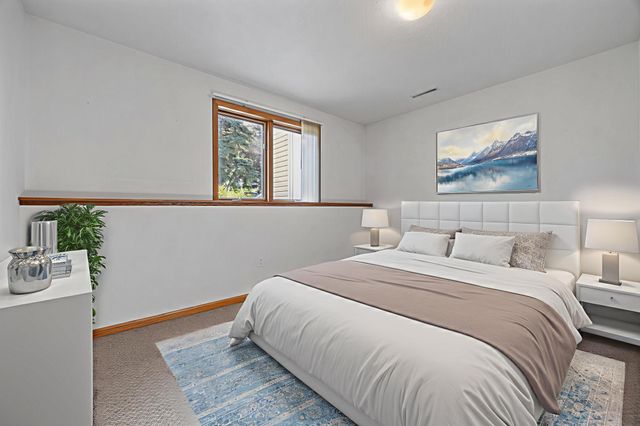 612 Fairway Drive, Casselton, ND 58012