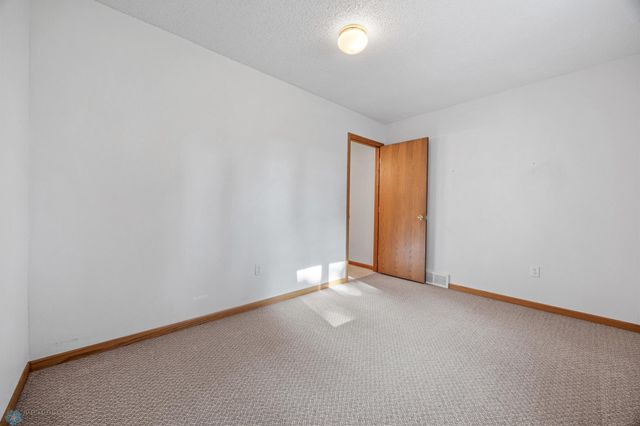 612 Fairway Drive, Casselton, ND 58012