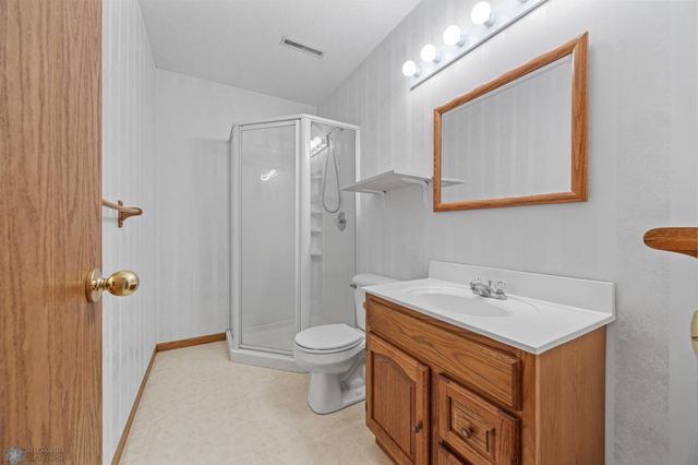 612 Fairway Drive, Casselton, ND 58012