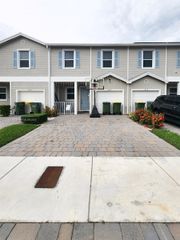 907 SE 17th Ct, Homestead, FL 33034