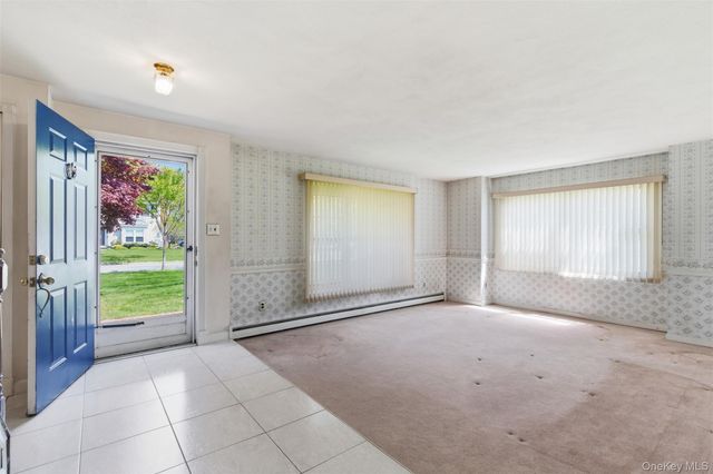 2 Barrett Court, Nesconset, NY 11767