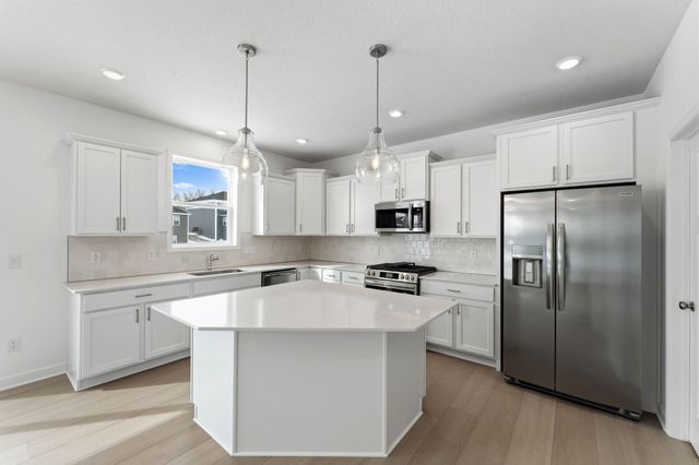 7534 Upper 42nd Street N, Oakdale, MN 55128