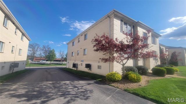 12586 Chardin Place 4, St Louis, MO 63128
