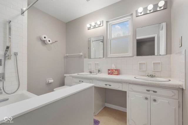 8072 Dartmouth Road, Indianapolis, IN 46260